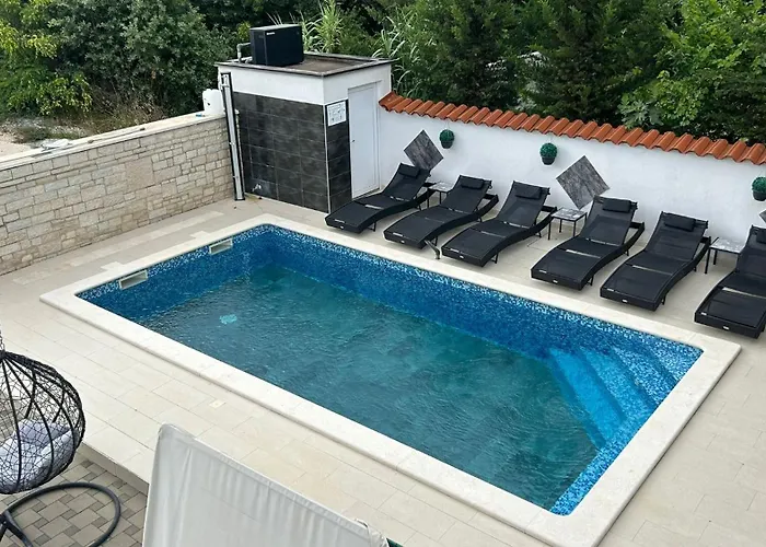 Guest house Nada Pula